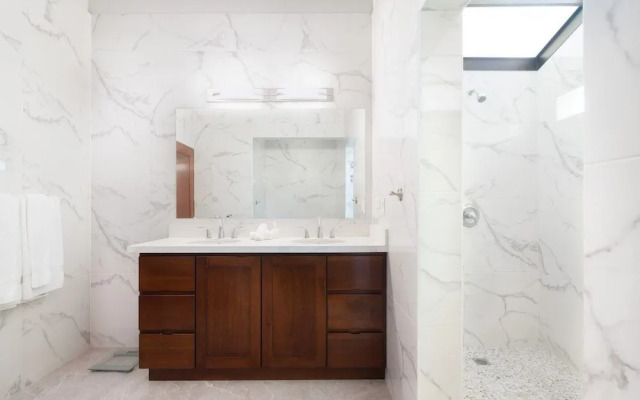 Casa Woodbine Beachfront House