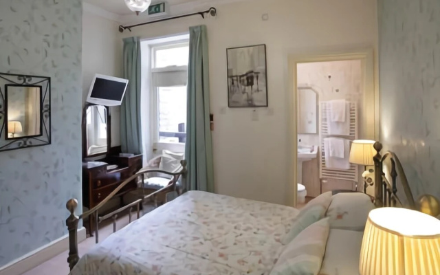 Riverbank House