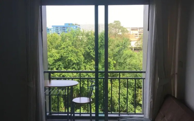Thanyalak At The Gallery Condominium