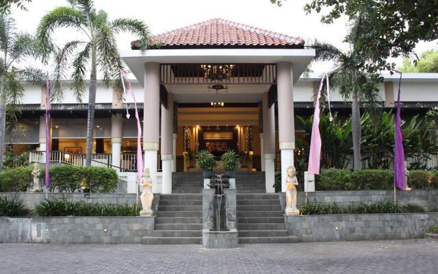 Отель Bali Relaxing Resort and Spa вид на фасад