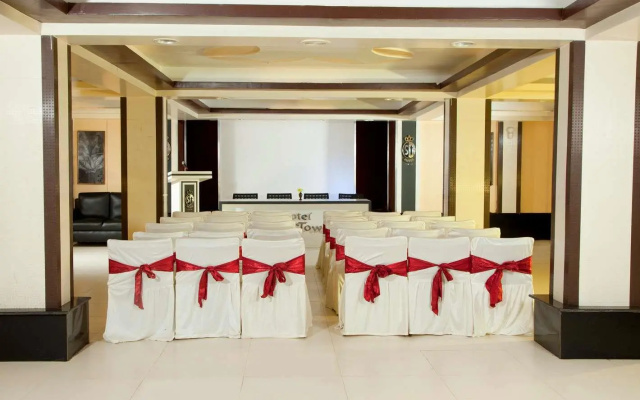 Hotel Sheela Towers