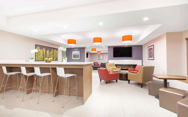 Microtel Inn & Suites By Wyndham Fort Mcmurray