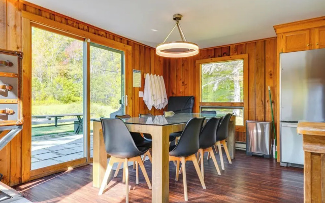 Stratton Shuttle Access! Vermont Mountain Hideaway