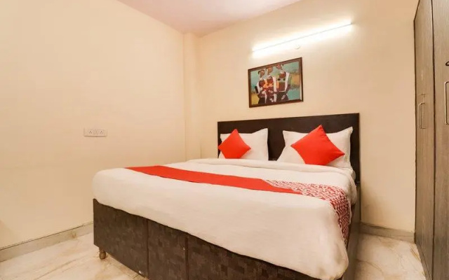OYO 65500 Rohini Inn