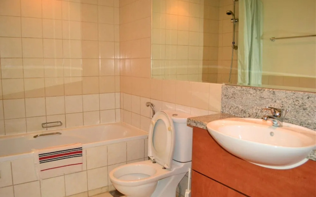 (Nickname Oasis) Spacious 1BR Apt. w/ terrace and pool view