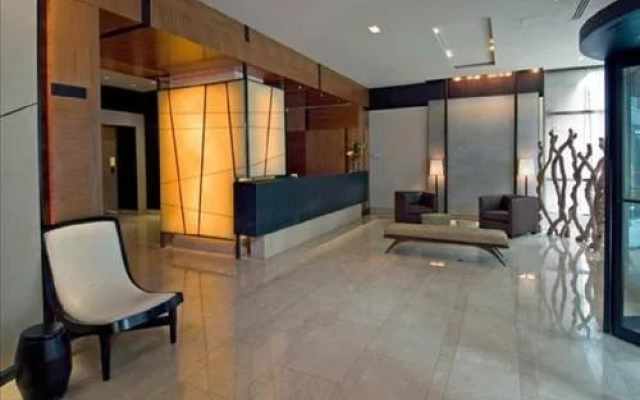 300 East 39th Apartments