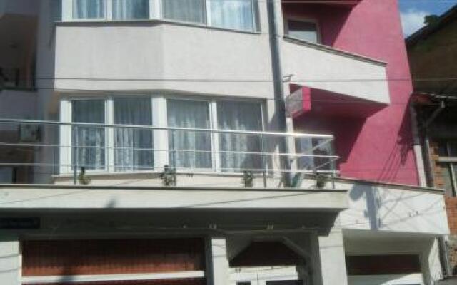 Отель Salmina House Болгария, Кюстендил - отзывы, цены и фото номеров - забронировать отель Salmina House онлайн вид на фасад