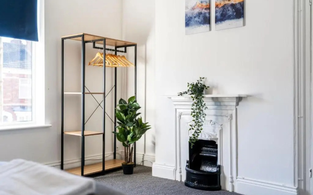 Contractor & Leisure & Garden & Central Location