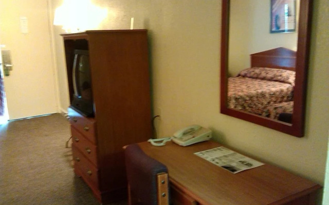 Woodridge Inn and Suites