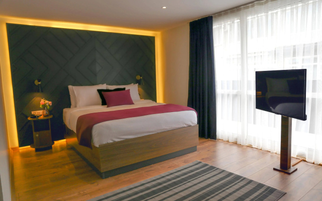 The Roomy Hotel ?i?li