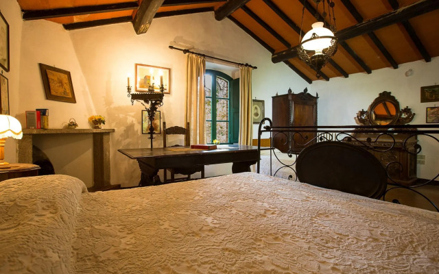 Gorgeous Holiday Home in Montecatini Val di Cecina with Pool