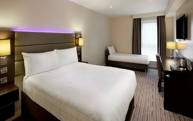 Premier Inn Wirral - Childer Thornton
