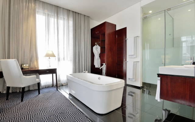 Davinci Hotel And Suites On Nelson Mandela Square