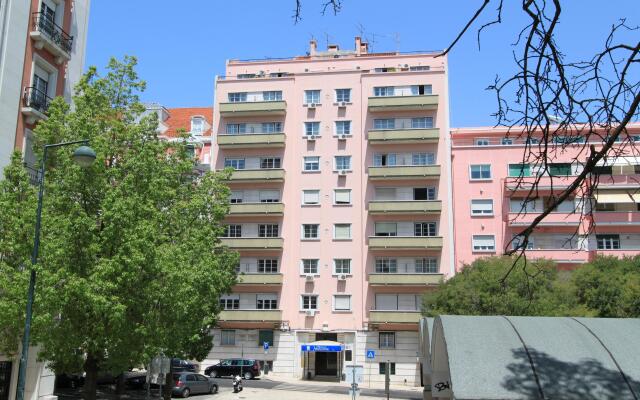 Отель Pensao Residencial Horizonte Лиссабон вид на фасад