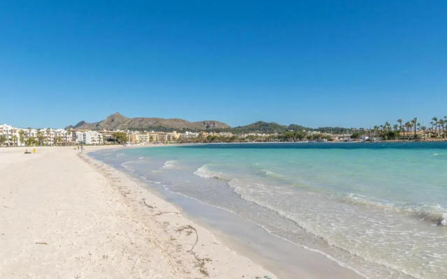 Andreu Playasol in Port d Alcudia