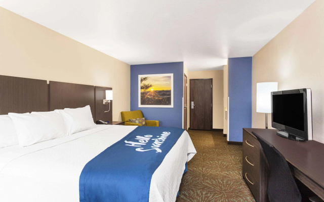 Days Inn & Suites by Wyndham East Flagstaff