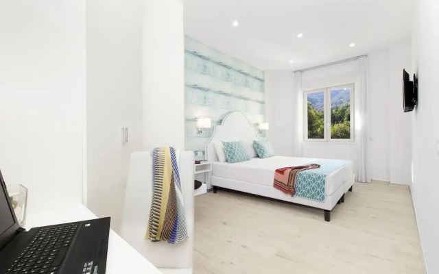 Sara Home 2