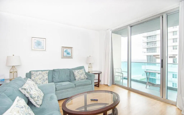 Apartment Hallandale L15