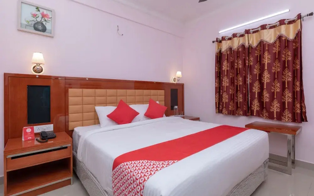 OYO 17224 Swarnam Residency