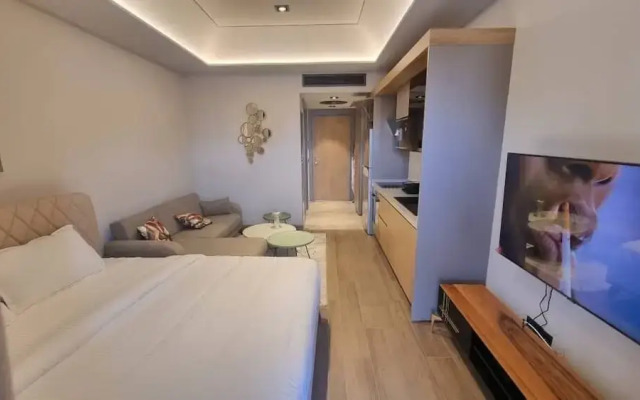 The Diamond inCity Luxury Suites by Cozy