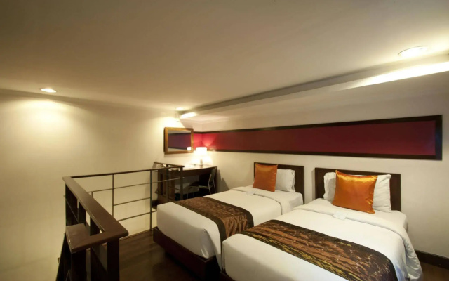 Hotel 878