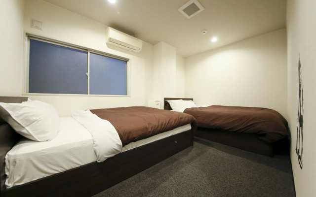 Roots Hostel