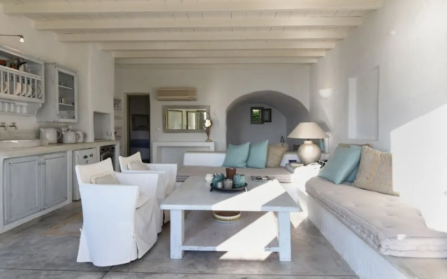 Ochre Dream Beach & Sunset villa Naousa