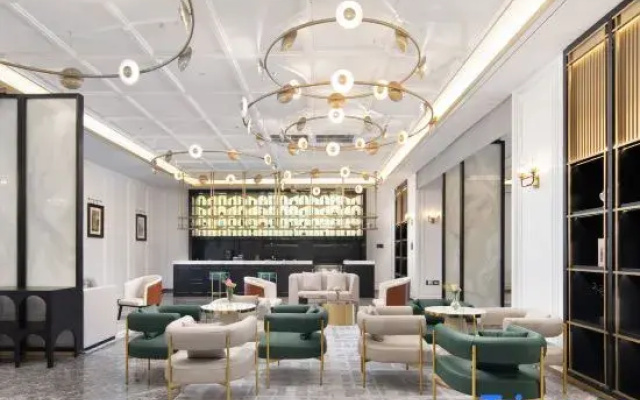 Hizan Deluxe Hotel (Yancheng High-speed Railway Station · Yueda 889 Commercial Plaza Branch)
