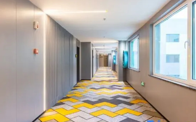 Zhetu Business Hotel (Shijiazhuang Nan Santiao Pedestrian Street Leta Center)