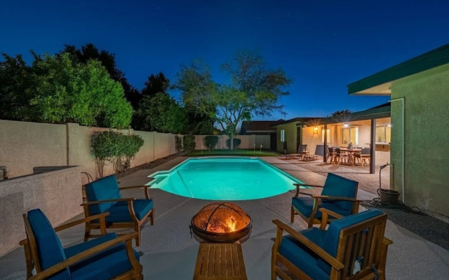 Entertainers Dream! 4 Bdrm / HTD Pool/ Games!