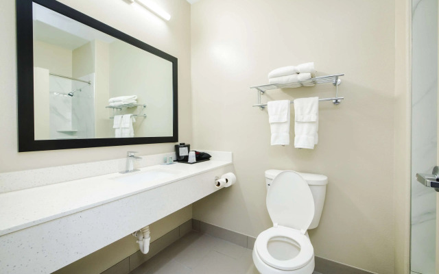 SureStay Studio by Best Western Conroe Downtown