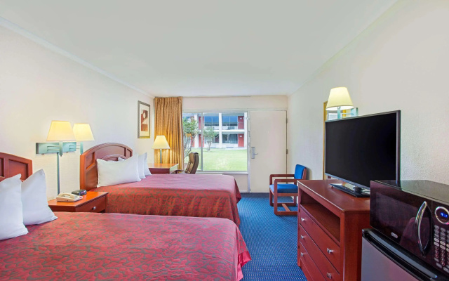 Days Inn Tallahassee-Government Center