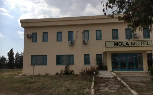 Mola Motel