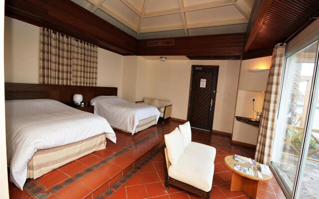 Al Bander Hotel & Resort in Sitra, Bahrain from 212$, photos, reviews - zenhotels.com guestroom
