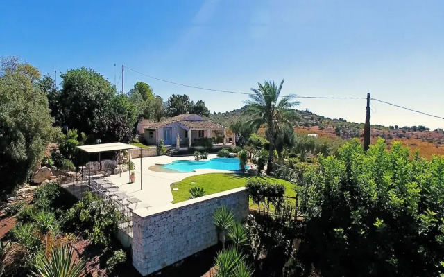 Villa Iris