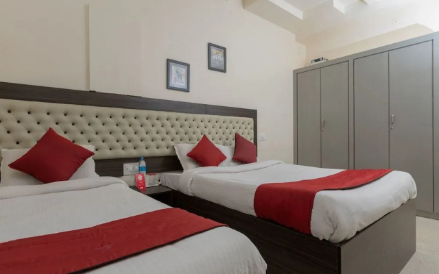 OYO 16836 Royal Home Stay