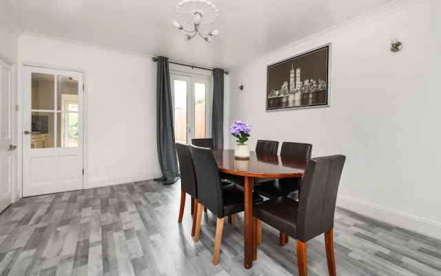 House - Sleeps 10 - Garden - Close to City Centre