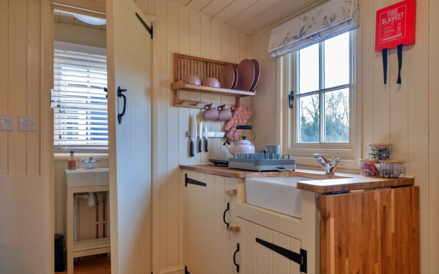 Glamping in Northamptonshire Near Cotswolds
