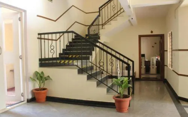 Service Inn 22 Abudayam