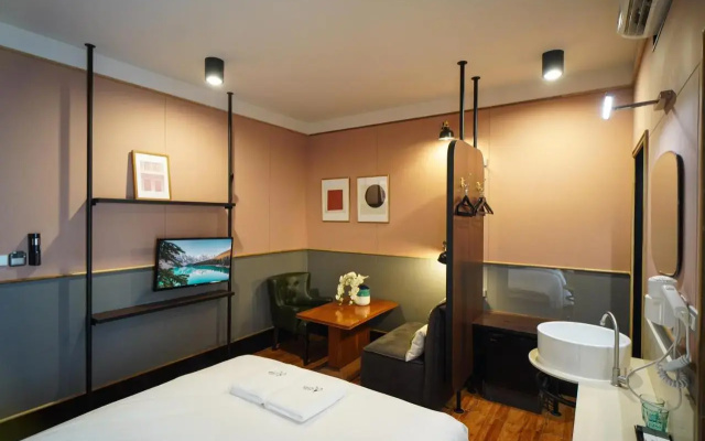 Josh Hotel