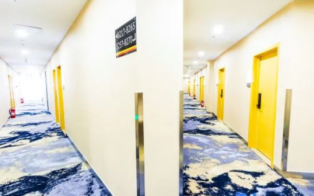 Super 8 Hotel (Beijing Shuangjing Jiulongshan Metro Station)