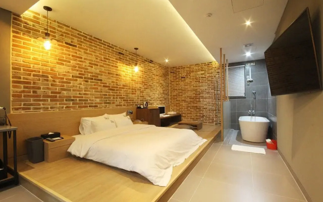 Hotel Vin - Changwon, Jinhae, Yongwon
