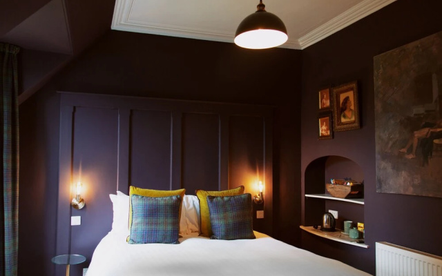 Foyers Lodge