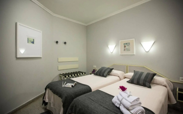 Hostal Paris