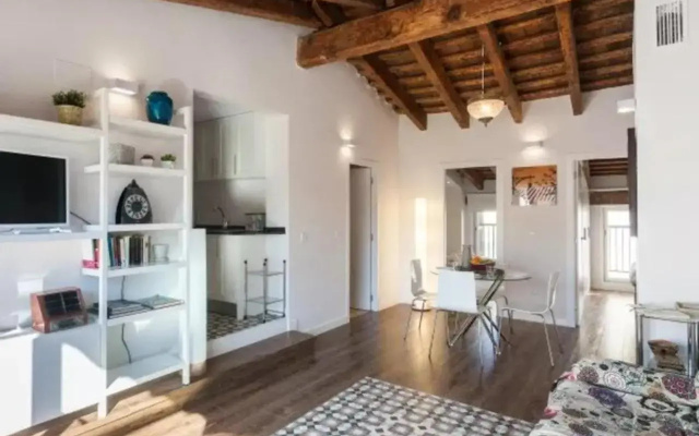 Center-2Br, 2Ba-Attic-Terrace,View, Wi-Fi, A/C