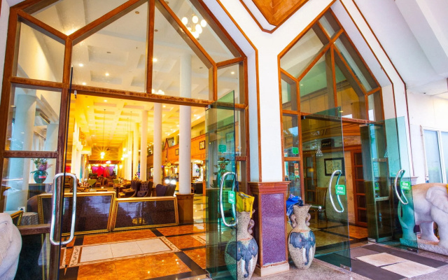 NH Elegant Hotel