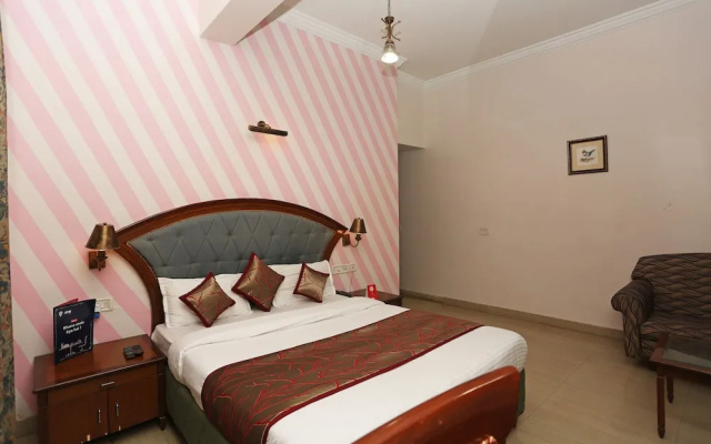 OYO 8178 Hotel Saket