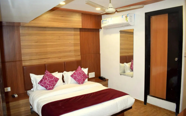 Hotel Palak Palace