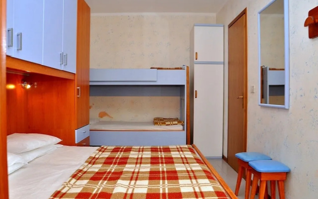 Lovely Holiday Apartment With sea View