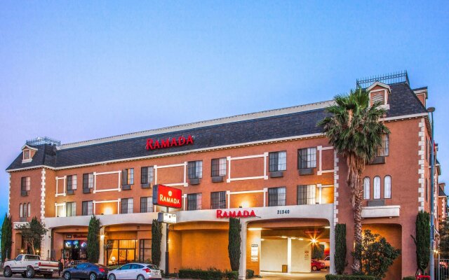 Отель Ramada by Wyndham Chatsworth США, Лос-Анджелес - отзывы, цены и фото номеров - забронировать отель Ramada by Wyndham Chatsworth онлайн вид на фасад